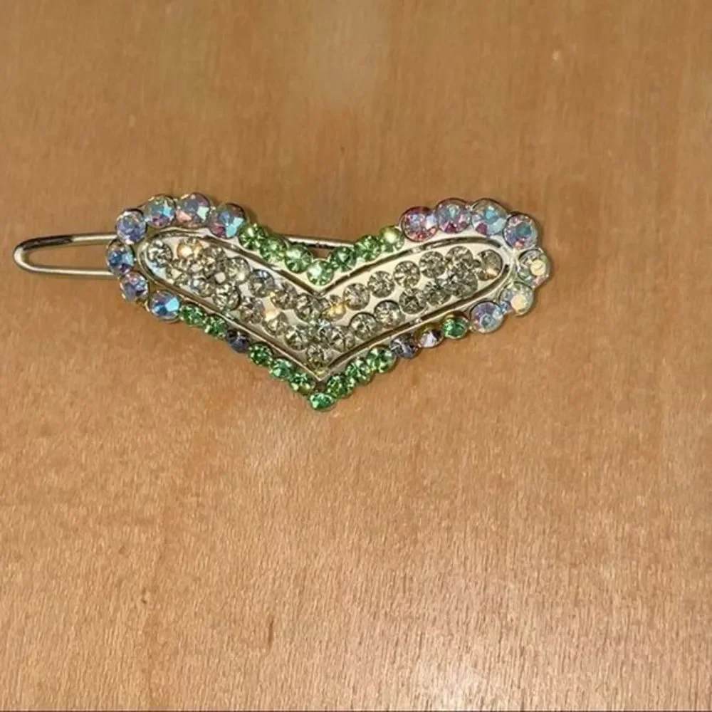 Vintage rhinestone heart hair clip